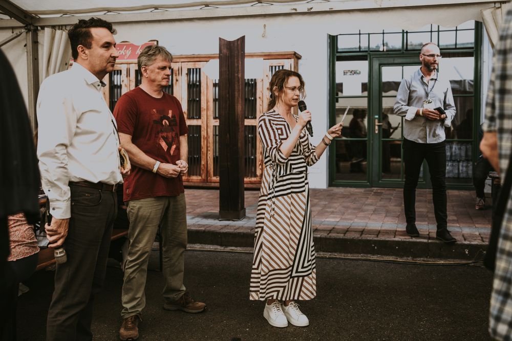 Košt je každoroční událostí, kde se setkávají příznivci ovocných destilátů a pěstitelé z celé republiky. Organizuje ho Spolek přátel Jelínkovy slivovice, jehož členové šíří dobré jméno vizovické slivovice a podporují tradici palírenství na Valašsku.